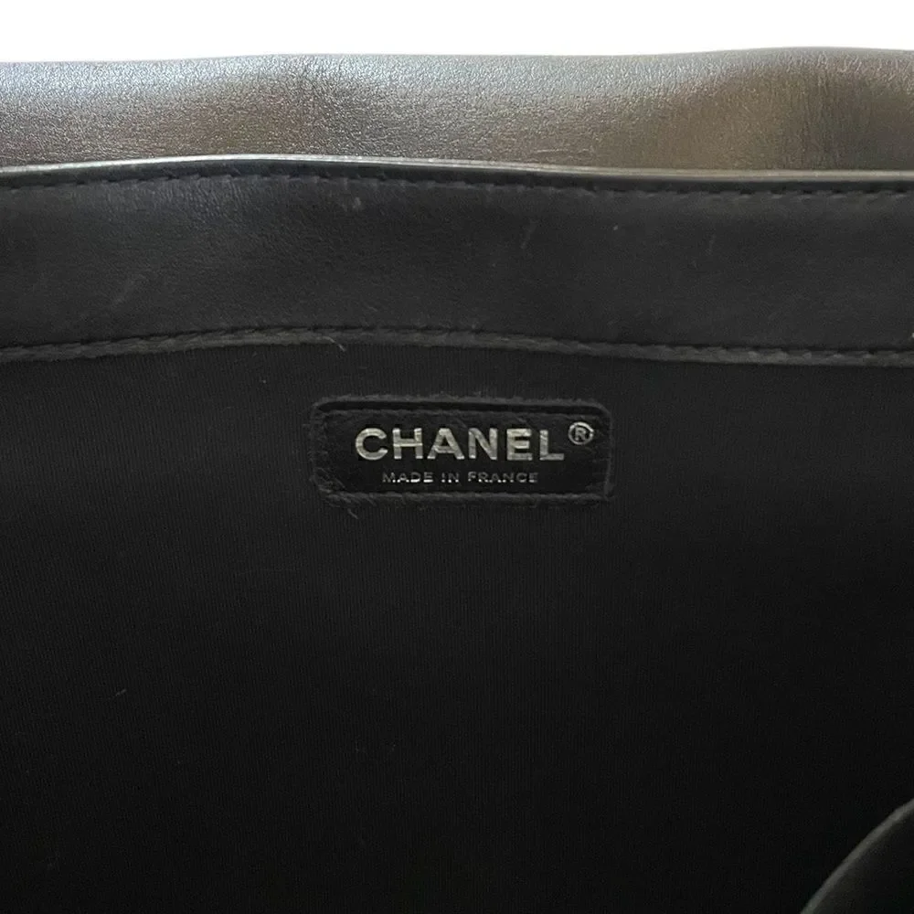 CHANEL Reverso Boy Flap Bag Patent Large in Midnight Blue